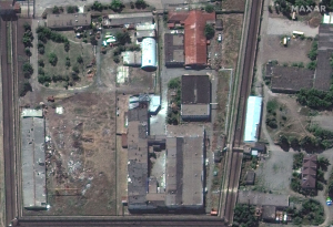 04_closer%20view%20of%20damaged%20buildings_olenivka%20prison%20after%20attack_30july2022_maxar%20ge1